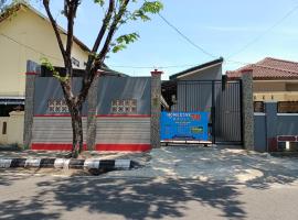 Homestay dan Kost 78，位于哲帕拉的酒店