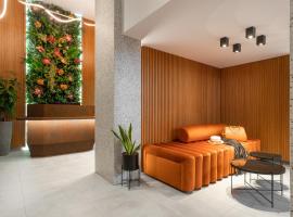 11 Enteka Acropolis Suites，位于雅典科隆纳其的酒店