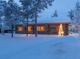 Kuukkeli Log Houses Villa Aurora "Pupula"