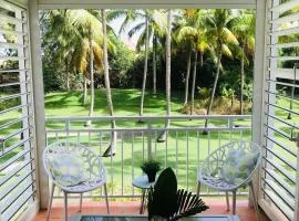 COEUR TIARE studio lounge piscine plage cocotiers