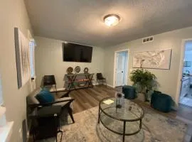 HHI Homes- Newly Renovated Cozy Modern Pet-Friendly Villa-Ideal Location