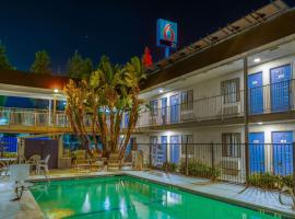 默塞德北6号汽车旅馆，位于默塞德的酒店