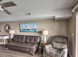 Middle Bass Condo with Balcony, Lake Erie Views，位于普廷贝的酒店