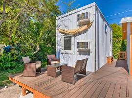 Convenient Salt Lake Tiny Home with Chic Interior!，位于South Salt Lake的小屋