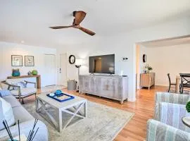 Relaxing Condo with Screened-In Lanai, 4 Mi to Beach