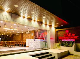 Hotel oak by signature airport zone hyderabad，位于商沙巴的酒店