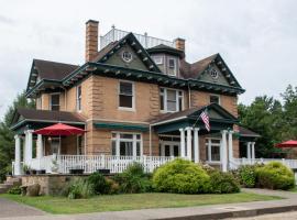 Elk River Hotel & Cafe，位于Sutton的酒店