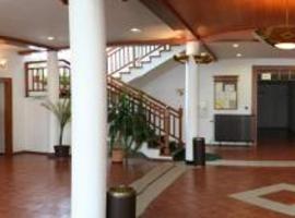Hotel Tuchlovice，位于图赫洛维采的酒店