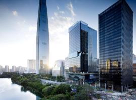 Sofitel Ambassador Seoul Hotel & Serviced Residences，位于首尔5号花园购物中心附近的酒店