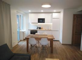 Juodrakantė & Neringa apartment，位于耶德库安特的带停车场的酒店