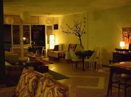 Hostel Posada La Reina Cosquin，位于科斯金的酒店