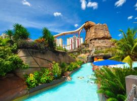 Villas diRoma com um dia no Acqua Park, Splash e Slide，位于卡达斯诺瓦斯的带按摩浴缸的酒店