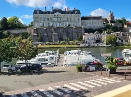Cosy idéal, appart vue sur le port et le château, plein centre, stationnement facile