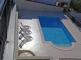 Lovely Apartment with beautiful pool