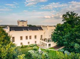Hotel & Restaurant Chateau Trnová，位于Trnová的酒店
