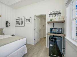 Casey Key Resorts - Beachfront，位于威尼斯的酒店
