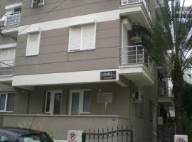 伊兹密尔考纳克里公寓，位于伊兹密尔Gaziemir Fair Grounds附近的酒店