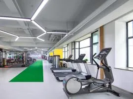 南昌高新艾溪湖亚朵酒店
