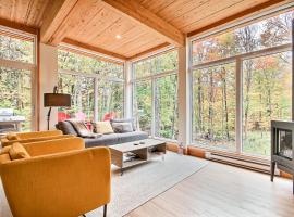 Sutton Wellness Cabin #265 unité du haut，位于萨顿的酒店