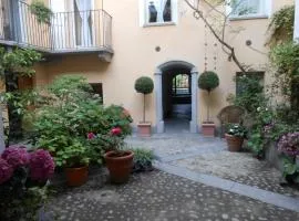Casa De Giorgis，位于奥斯塔的公寓式酒店