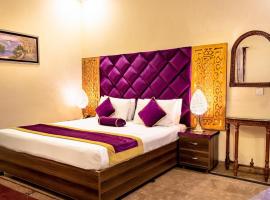 Rose Palace Hotel, Gulberg，位于拉合尔阿拉马·伊克巴勒国际机场 - LHE附近的酒店