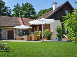 Chalet in Styria with Pool & Panoramic Views，位于Fehring的酒店