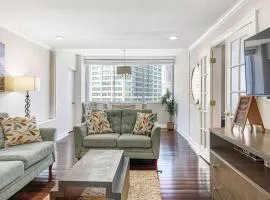 1001 Free Parking, 2 Bd, Modern DTW, Great Wifi