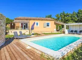 3 Bedroom Cozy Home In Saint-Saturnin-Lès-Apt