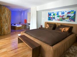 Romantic suite in Caesarea，位于凯撒利亚的酒店