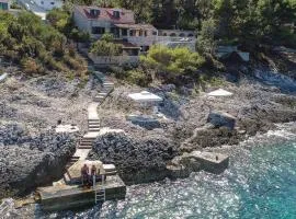 Gorgeous Home In Prigradica With Wifi