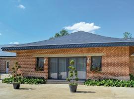 4 Bedroom Lovely Home In Roisel，位于Roisel的酒店