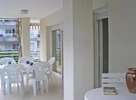 Cozy Apartment In Tossa De Mar With Kitchen