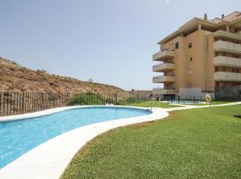 Amazing Apartment In Fuengirola-carvajal With 2 Bedrooms, Wifi And Outdoor Swimming Pool，位于圣费德洛斯博利什的酒店