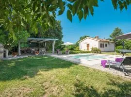 Beautiful Home In Bale With Kitchen