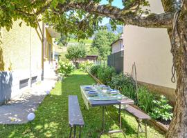 Awesome apartment in Forni di Sotto with WiFi and 2 Bedrooms，位于Forni di Sotto的酒店