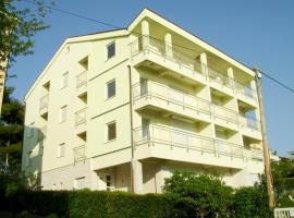 Apartments Petricevic，位于塞尔瑟的酒店