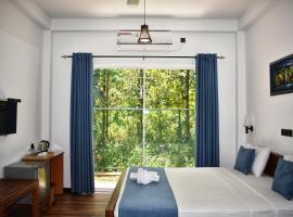 Forest Edge Safari Villa，位于达瓦拉维的旅馆