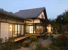 フクロウの御宿 春日居館
