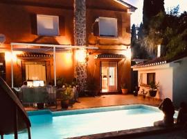 VILLA HUETOR , Magnifico chalet con piscina privada，位于韦托维加的别墅