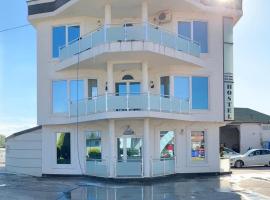 HOTEL AGIMI，位于Dobrosin的酒店