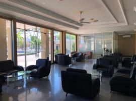 塞纳3酒店，位于Sedati的酒店