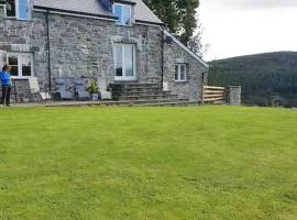 3 Bedroom Barn Conversion with HOT TUB-Garden View - Ty Cerrig Barn