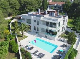 Villa Valsavia-apartment Monsena with pool and SPA