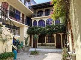Kasa Kiwi Hostel & Travel Agency，位于克萨尔特南戈的酒店