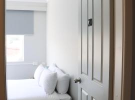 Five Islands Hotel，位于Cringila的酒店