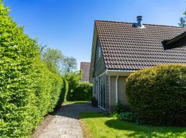 Bungalow 36 op Recreatiepark De Wielen，位于荷属圣马丁的酒店