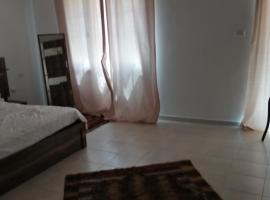 Nice and attractive villa ,fully furnished opposite south beach and Tala By - Aqaba City，位于亚喀巴的酒店