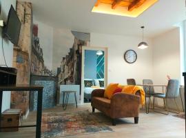 Les Volets Bleus - Refaits à neuf, deux appartements et un studio, Jardin，位于布尔日的酒店