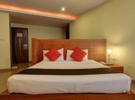 Capital O 80566 Hotel Mayank，位于比拉斯布尔的酒店