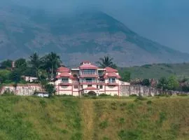 Villa Dazzle by StayVista - Unwind in a Mountain-City View Villa with a Terrace Pool